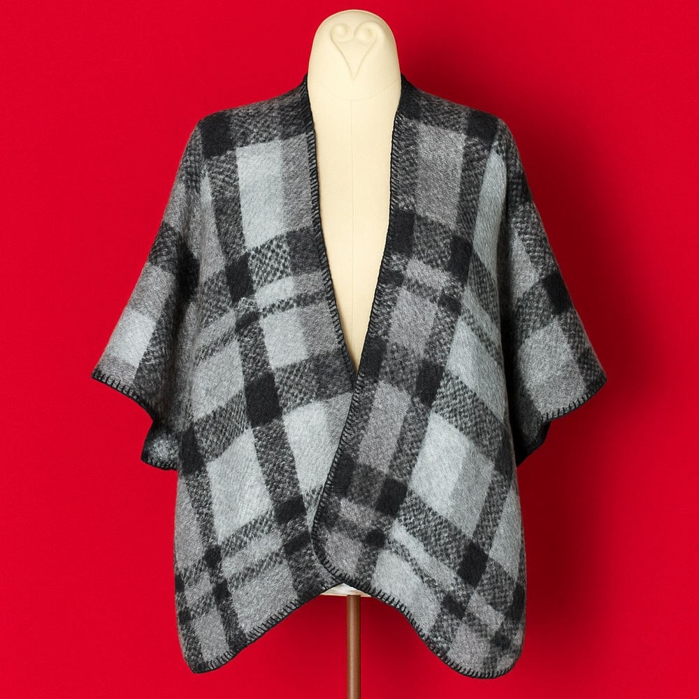 Quagga  Plaid Ruana Wrap‎ Black Gray  Poncho NWT OS Cozy Core Layering Boho
